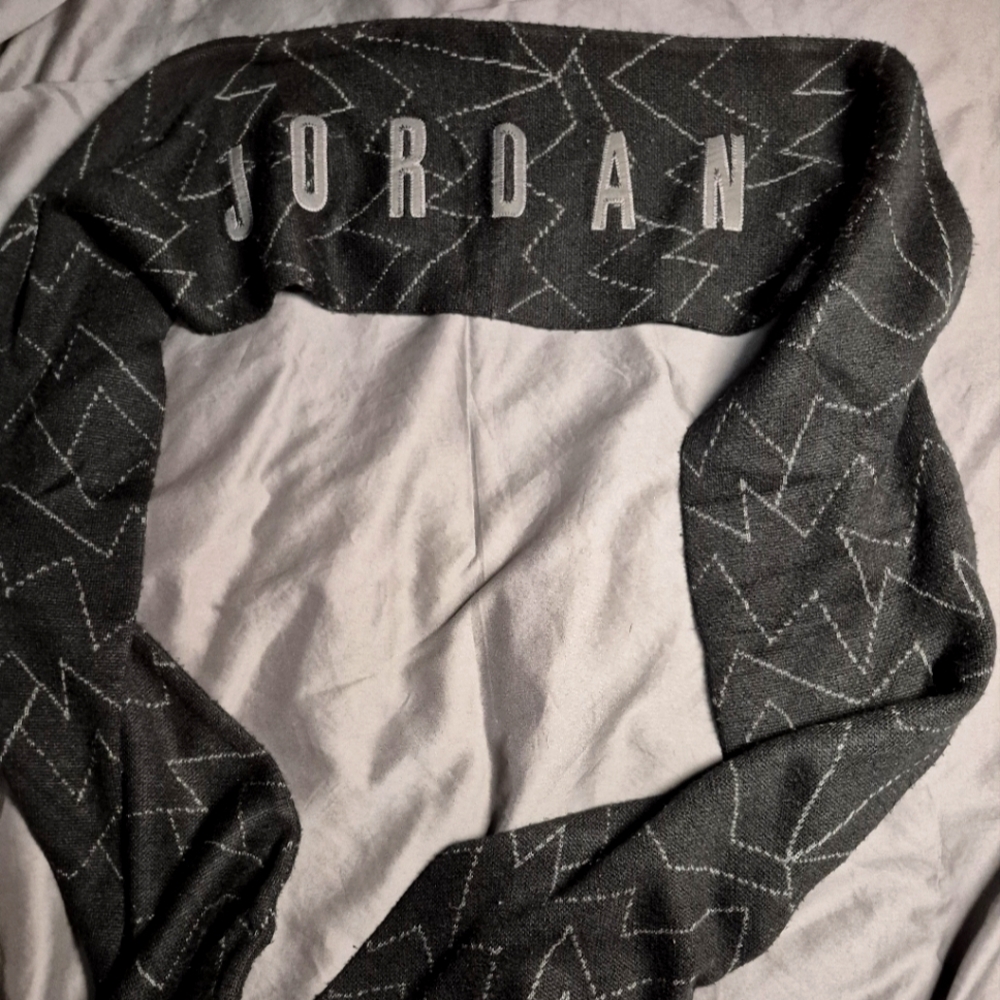 Air Jordan scarf